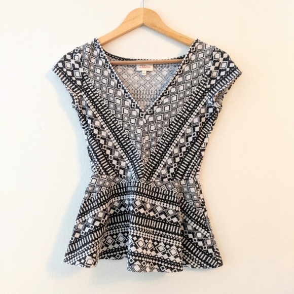 Anthropologie Tops - [ANTHROPOLOGIE] Deletta Black + White Print Top